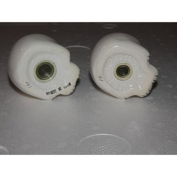 POLAR BEARS WITH COLORFUL FISH ON NOSES SALT & PEPPER SHAKERS, Vintage Coco Dowl - Picture 6 of 6